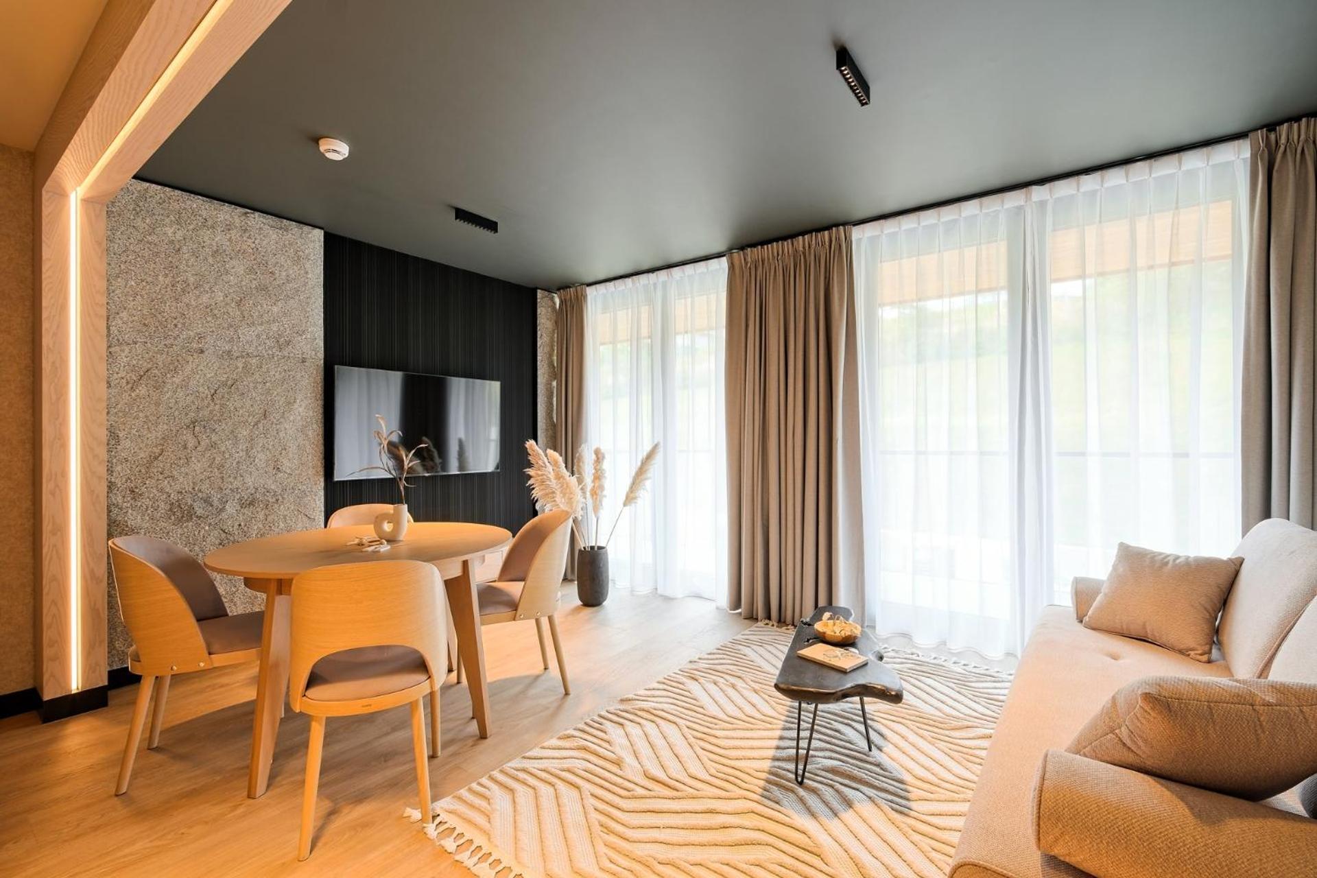 Rezydencja Sloneczna - Spa & Apartamenty Z Widokiem - เบียลกาตัทร์ชันสกา ภายนอก รูปภาพ