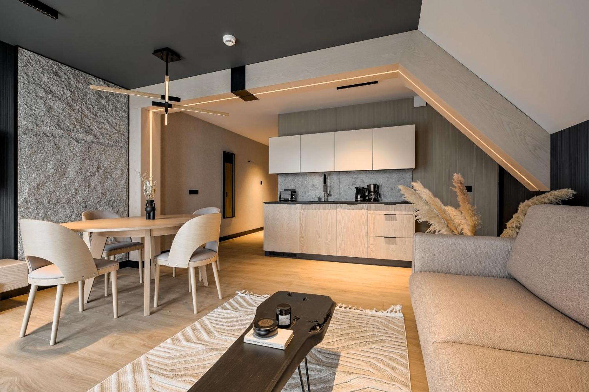 Rezydencja Sloneczna - Spa & Apartamenty Z Widokiem - เบียลกาตัทร์ชันสกา ภายนอก รูปภาพ